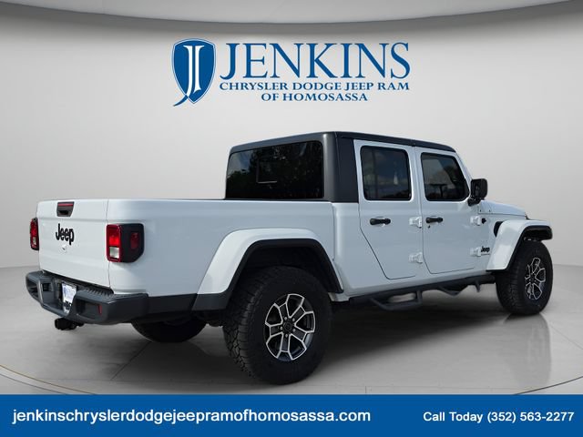 Used 2020 Jeep Gladiator Overland AWD/4WD image 5