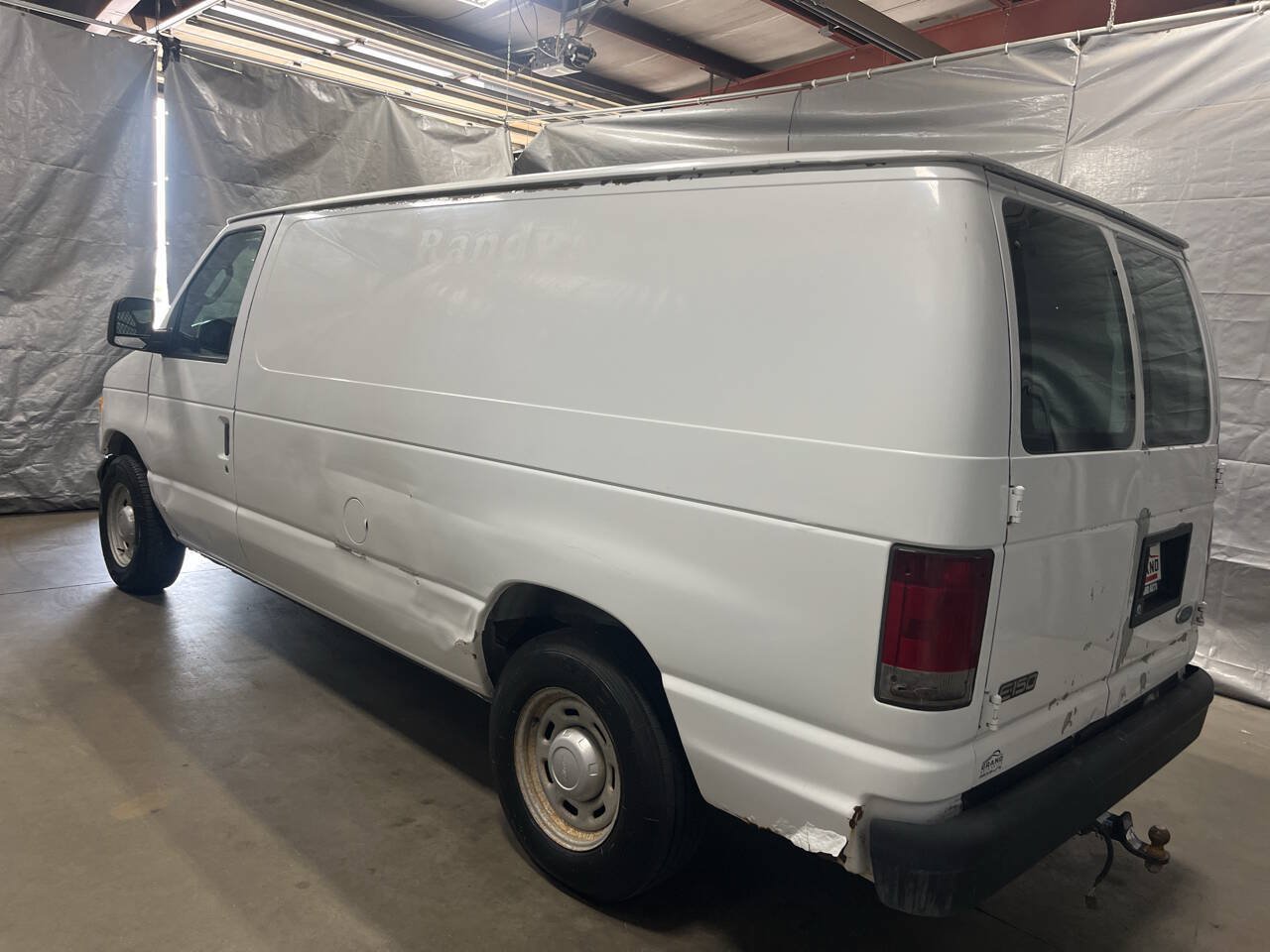 Used 2005 Ford E-150 and Econoline 150 RWD image 4