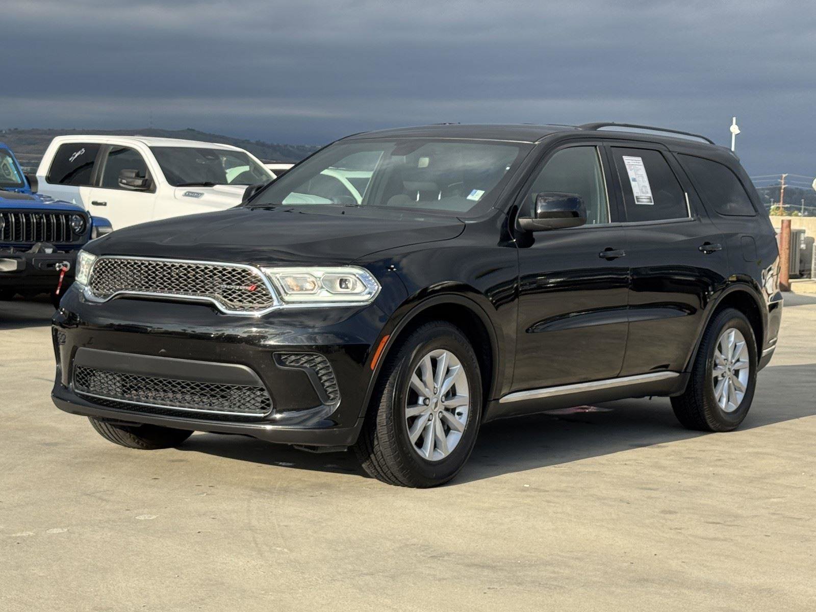 Used 2024 Dodge Durango SXT image 3