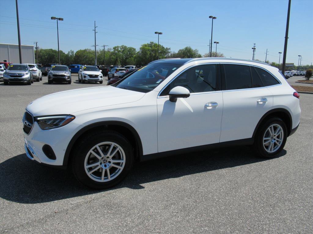Used 2025 Mercedes-Benz GLC 300 image 4