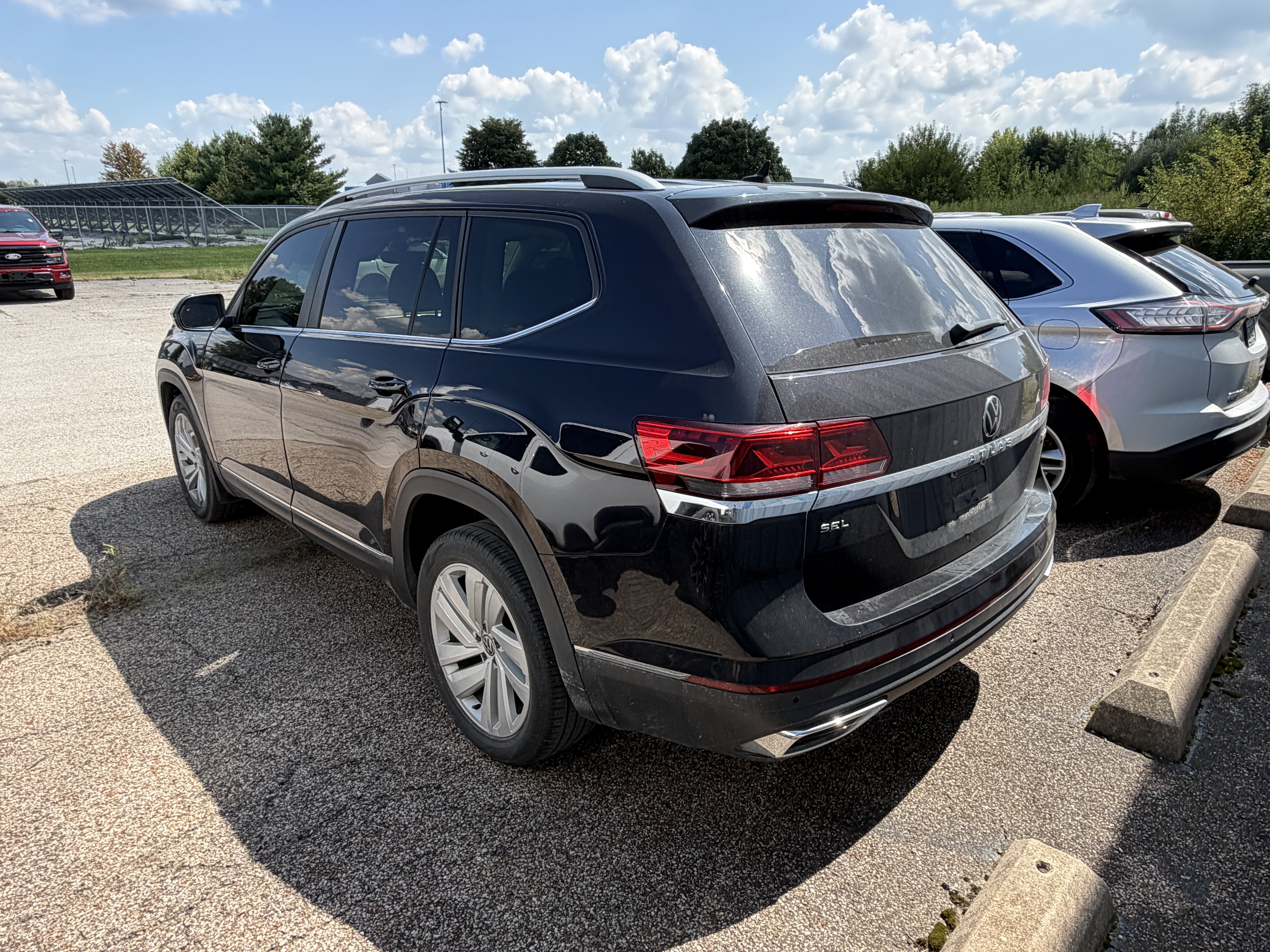 Used 2021 Volkswagen Atlas SEL w/ MDO Package (Bench Seat) AWD/4WD image 8