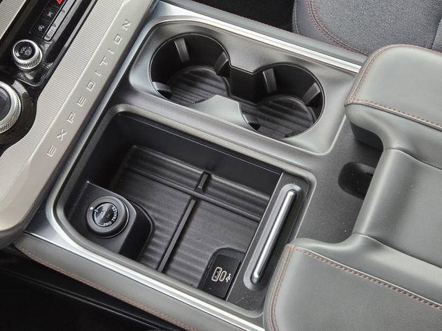 Used 2025 Ford Expedition Max Active AWD/4WD image 18