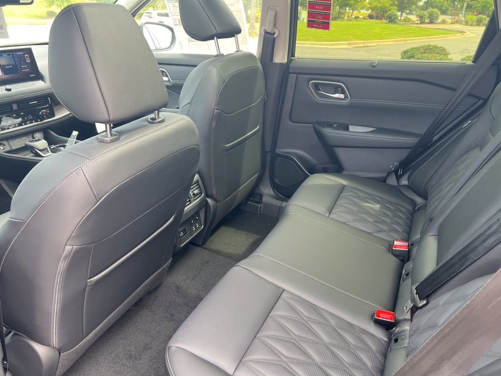 New 2026 Nissan Rogue Platinum image 27