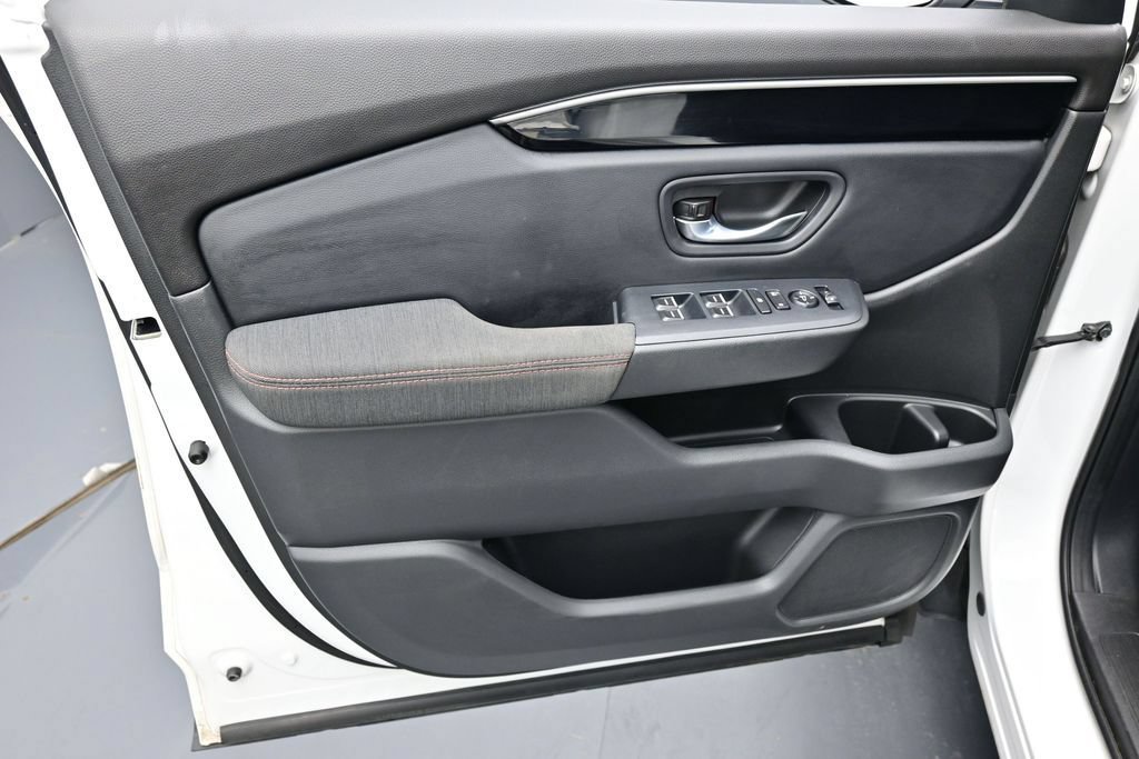 Certified 2023 Honda Pilot Sport image 18