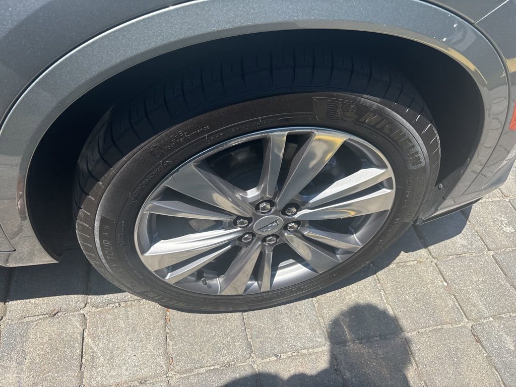 Certified 2025 Cadillac XT6 Premium Luxury image 14