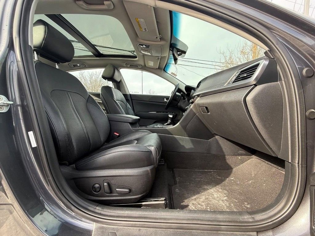 Used 2017 Kia Optima EX w/ Premium Package image 12