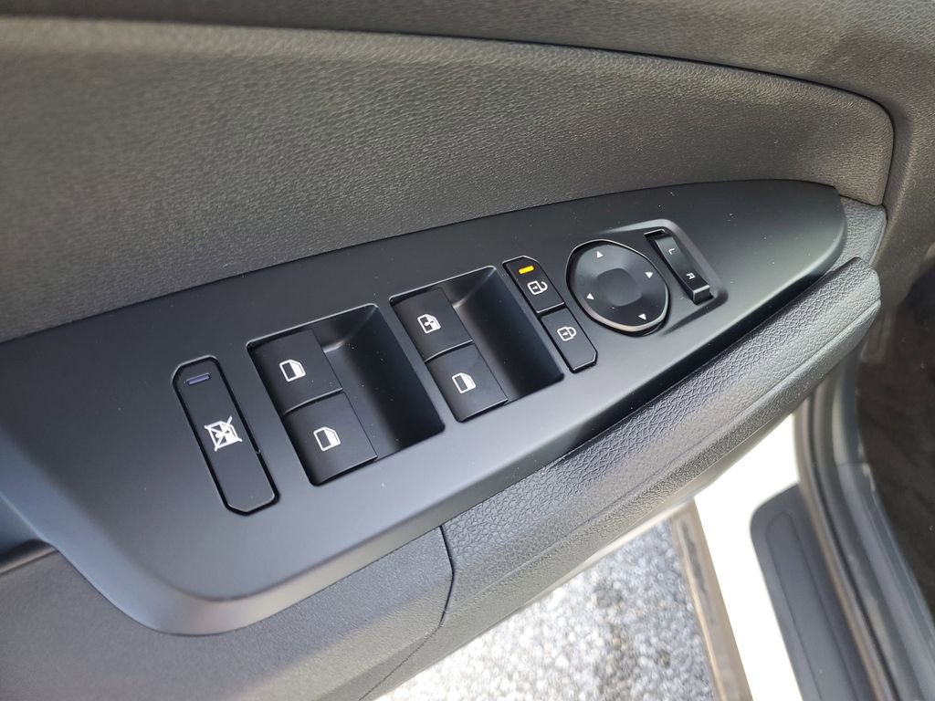 New 2026 Kia Sportage LX image 9