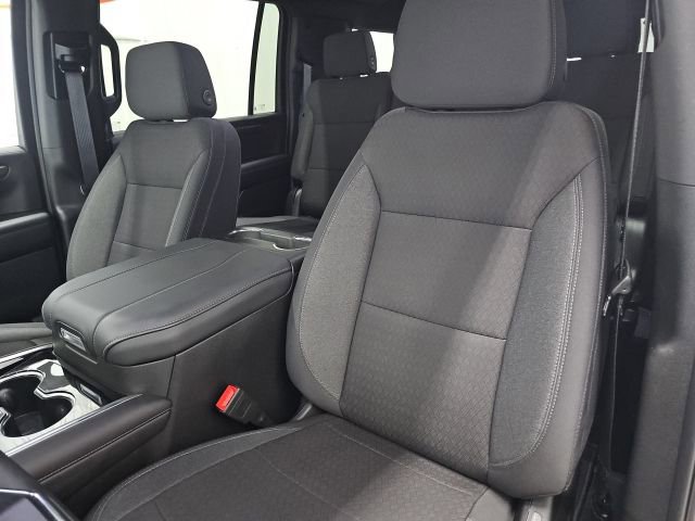 Used 2025 Chevrolet Suburban LS image 25