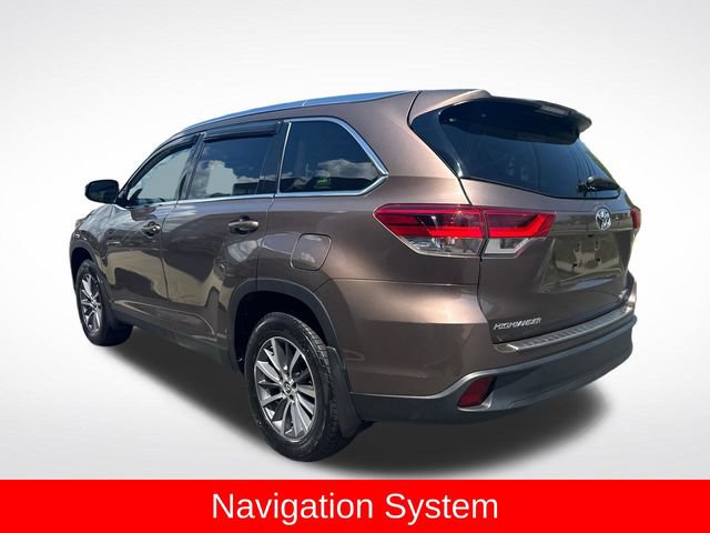 Used 2019 Toyota Highlander XLE AWD/4WD image 5