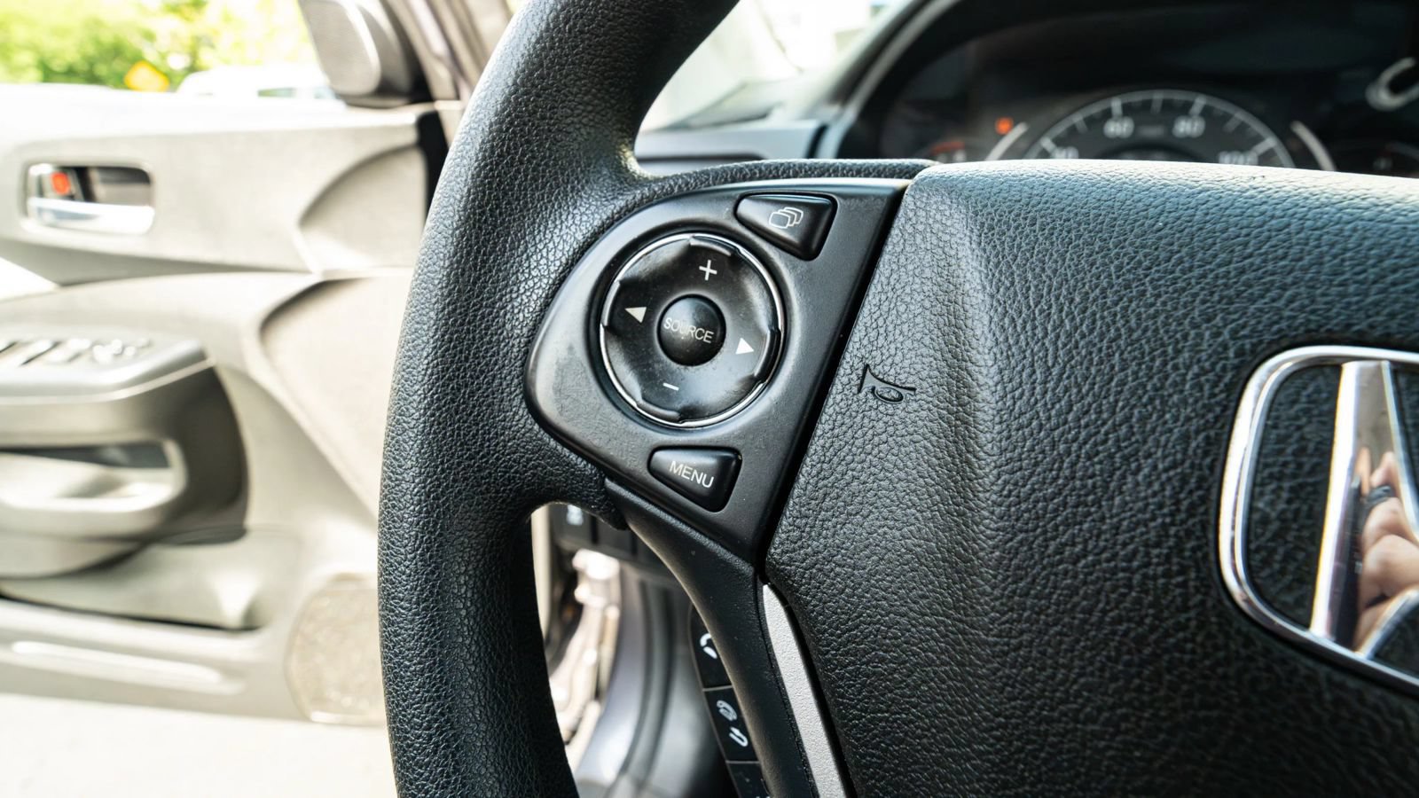 Used 2016 Honda CR-V EX image 38