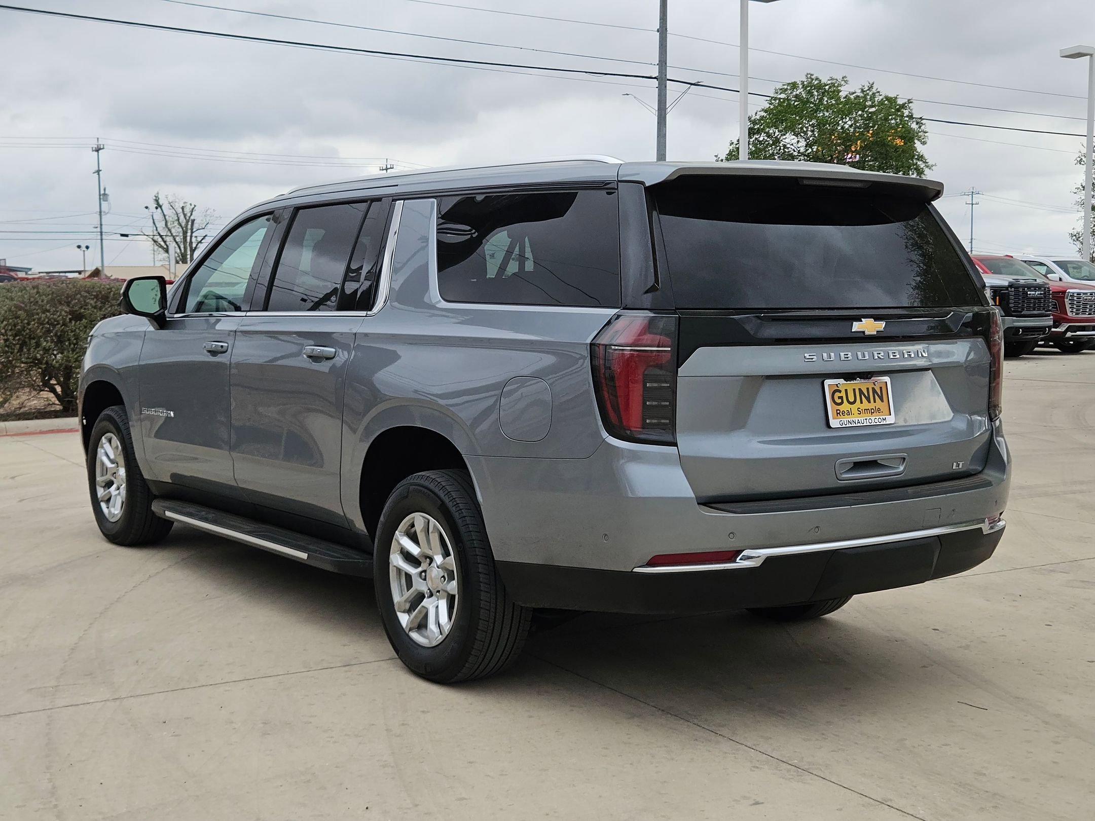 Certified 2025 Chevrolet Suburban LT AWD/4WD image 5