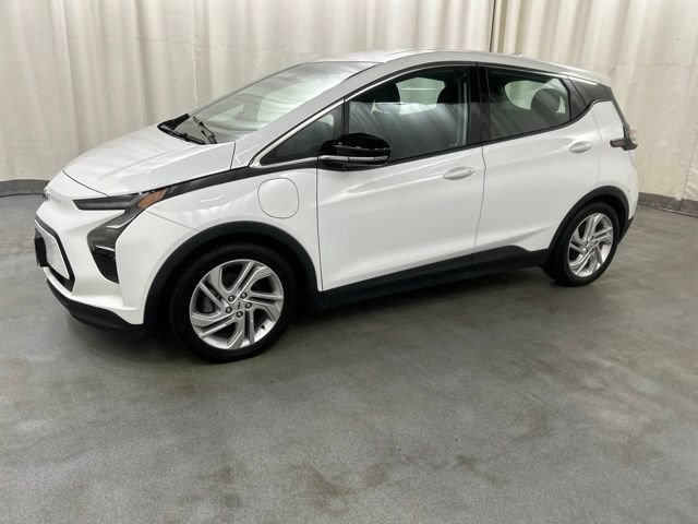 Used 2022 Chevrolet Bolt LT FWD image 2