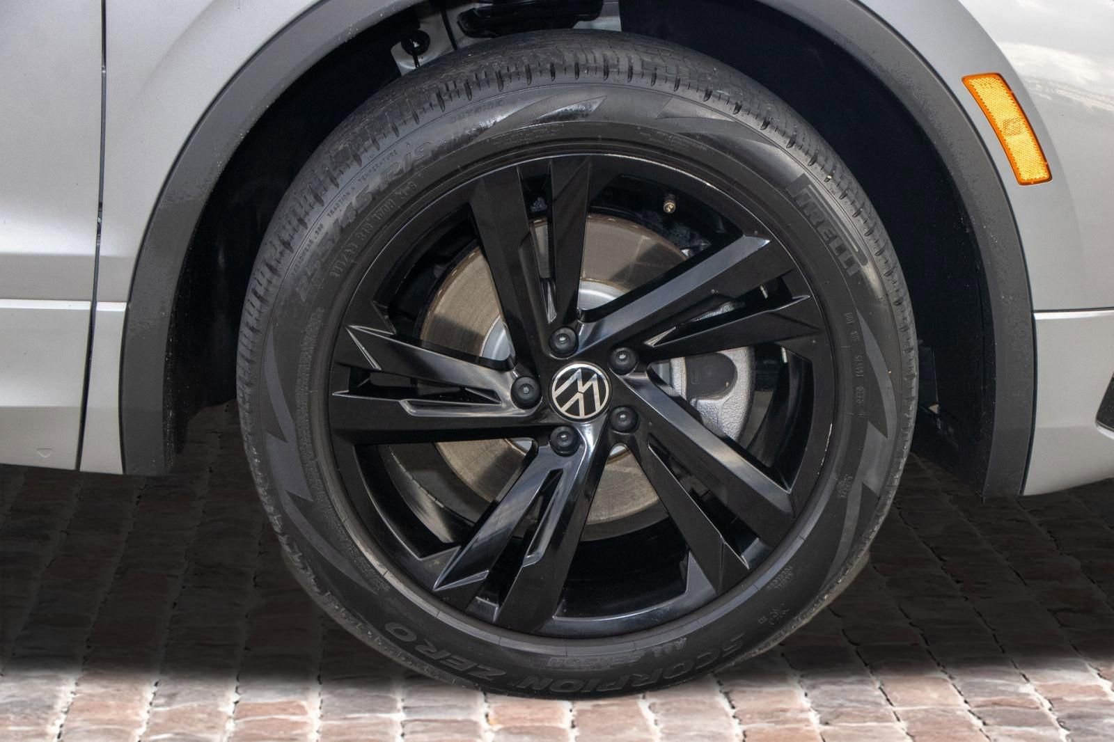 Used 2024 Volkswagen Tiguan SE R-Line FWD image 37