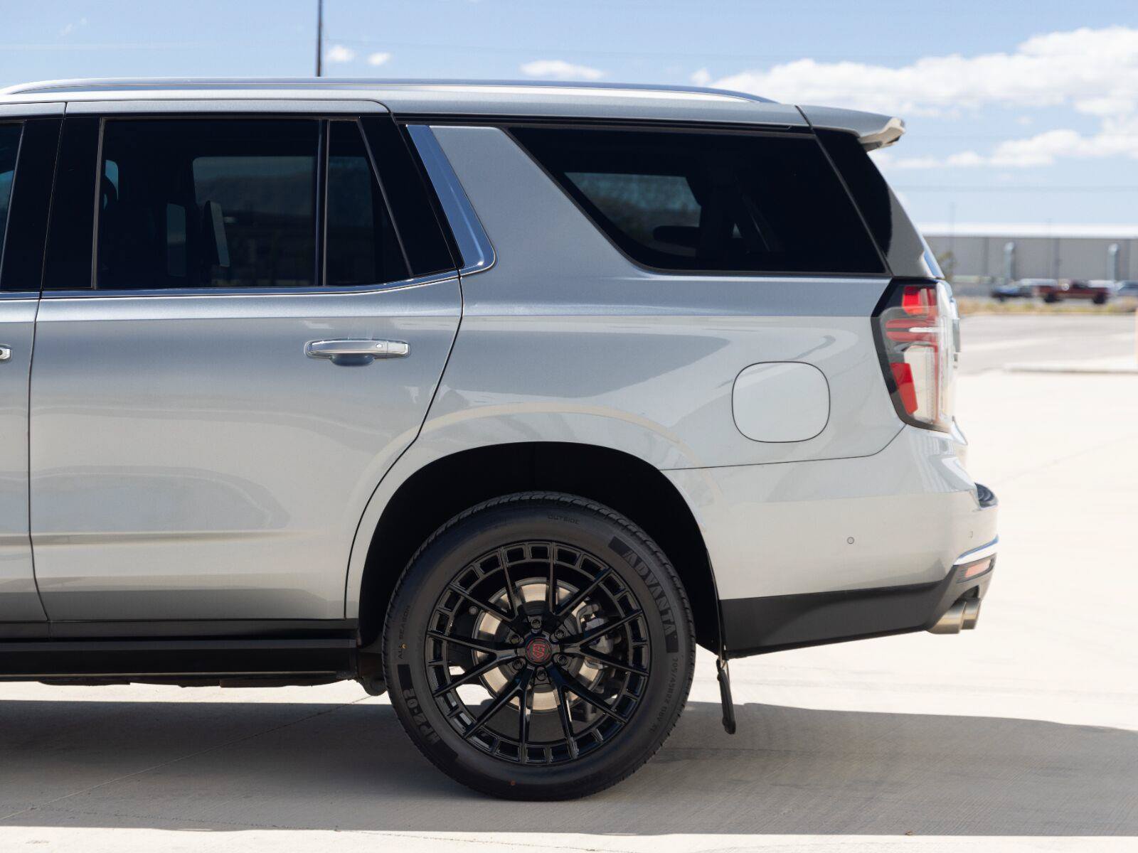 Used 2024 Chevrolet Tahoe High Country w/ Advanced Technology Package AWD/4WD image 16