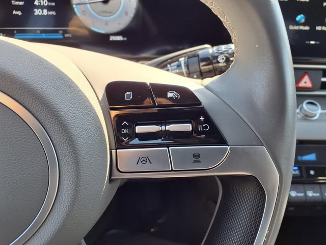 Used 2025 Hyundai Elantra SEL FWD image 64