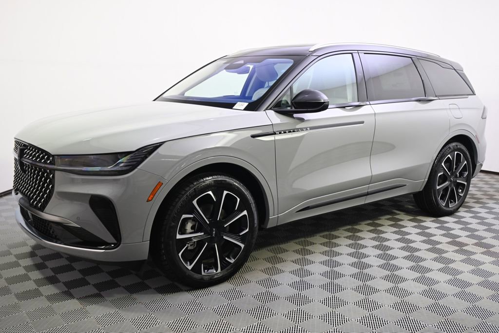 New 2026 Lincoln Nautilus Reserve image 2