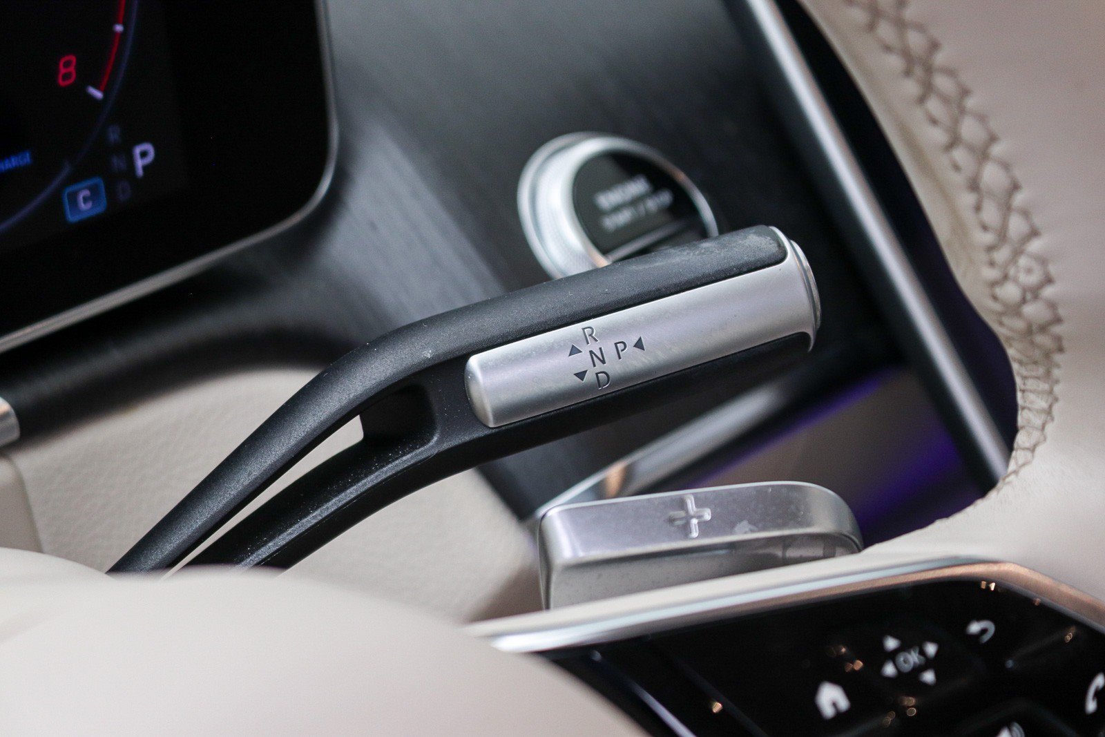 Used 2022 Mercedes-Benz S 500 4MATIC w/ AMG Line Package image 26