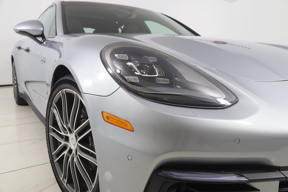 Used 2018 Porsche Panamera 4 AWD/4WD image 23