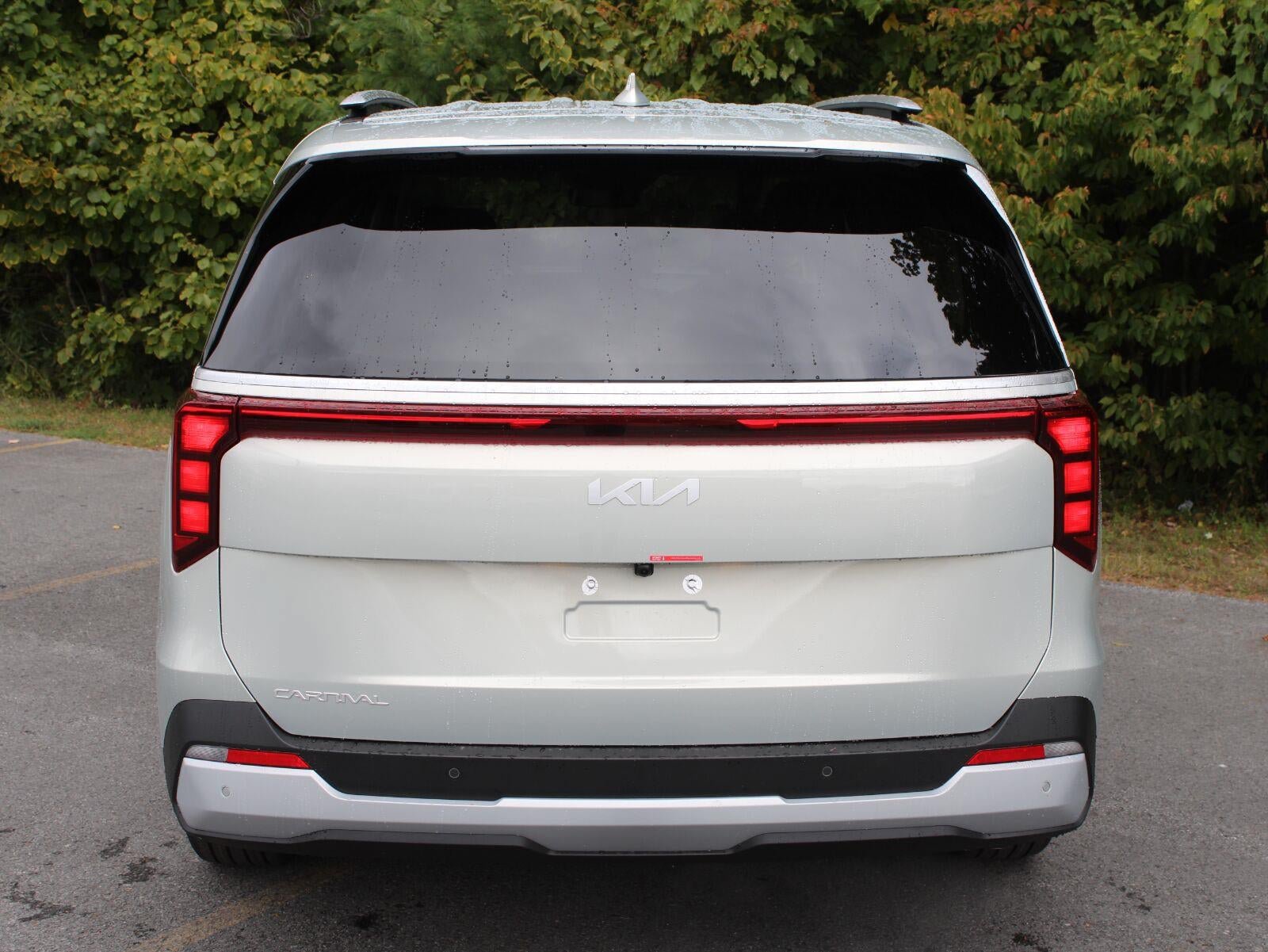 New 2027 Kia Carnival EX FWD image 6