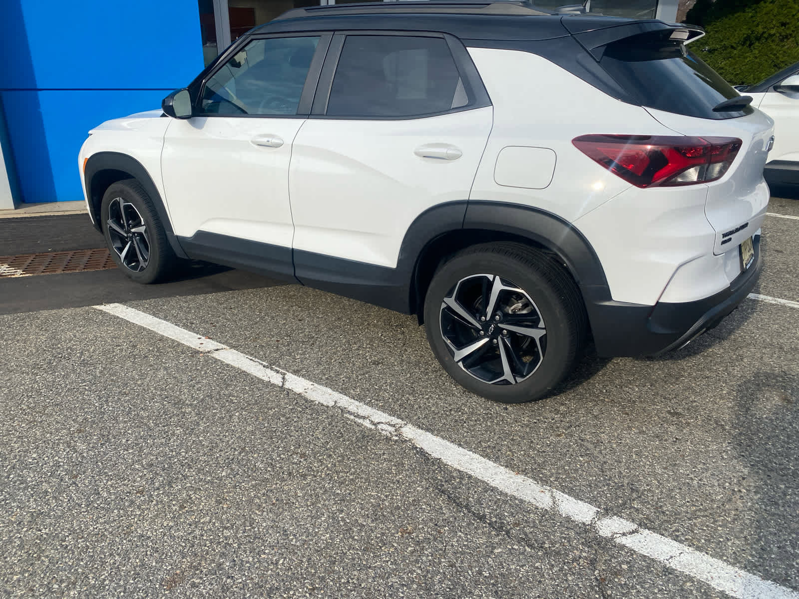 Used 2023 Chevrolet TrailBlazer RS w/ Sun and Liftgate Package image 2