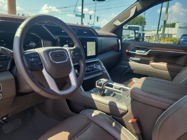 Used 2025 GMC Sierra 1500 Denali w/ Denali Reserve Package AWD/4WD image 14