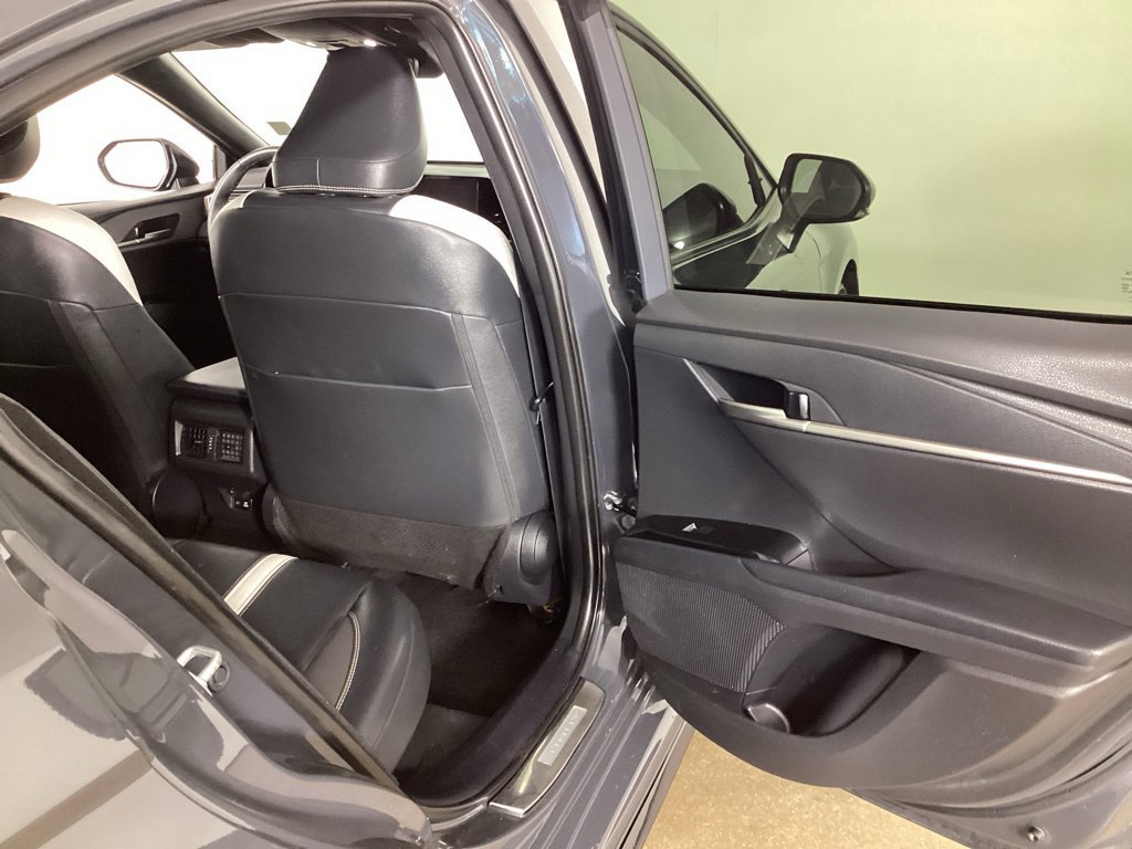 Used 2025 Toyota Camry SE w/ Convenience Package FWD image 24