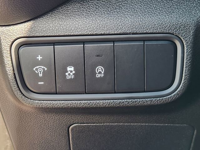 Used 2025 Kia Soul LX w/ LX Technology Package FWD image 21