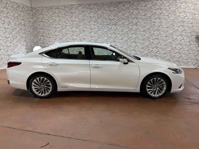 Used 2019 Lexus ES 300h w/ Luxury Package image 6