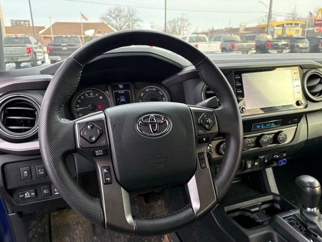 Used 2023 Toyota Tacoma TRD Sport w/ Advanced Technology Package image 3