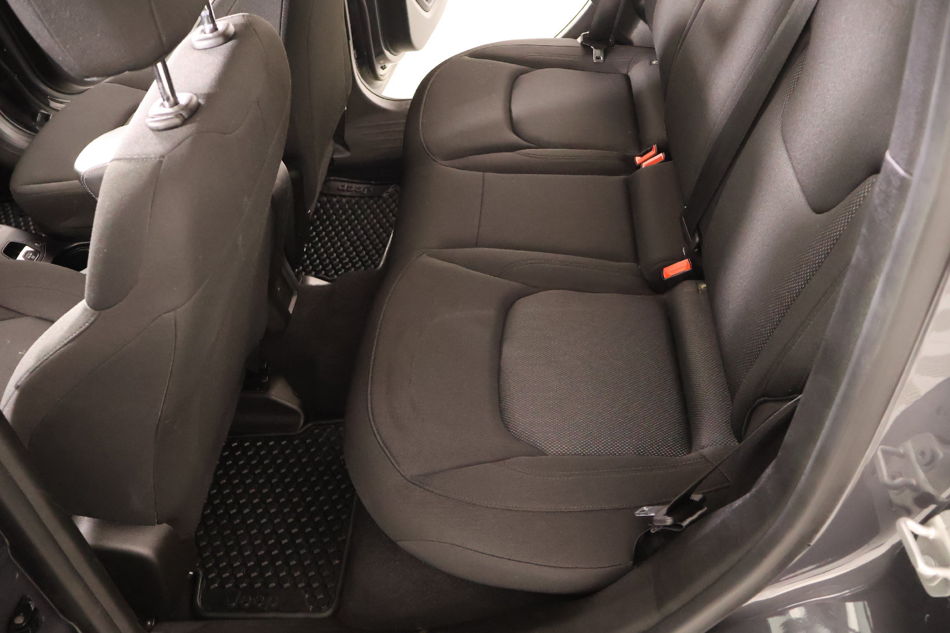 Used 2023 Jeep Renegade Latitude AWD/4WD image 12