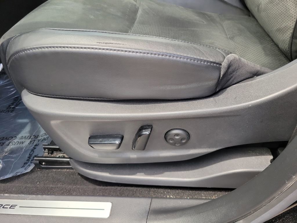 Certified 2024 Nissan Ariya AWD image 15