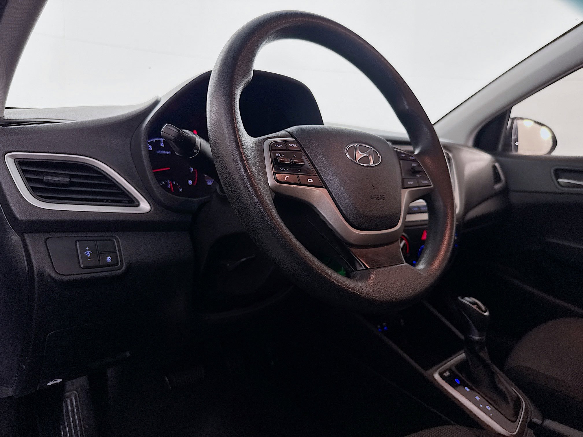 Used 2019 Hyundai Accent SE image 21