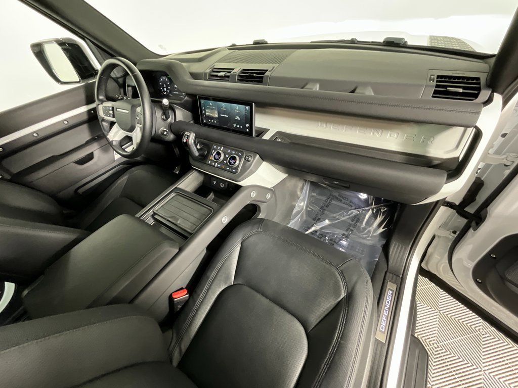 Certified 2024 Land Rover Defender 110 X-Dynamic SE image 18
