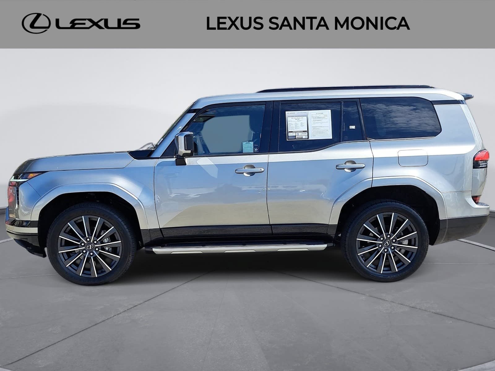 Used 2024 Lexus GX 550 w/ Accessory Package (2T) AWD/4WD image 8