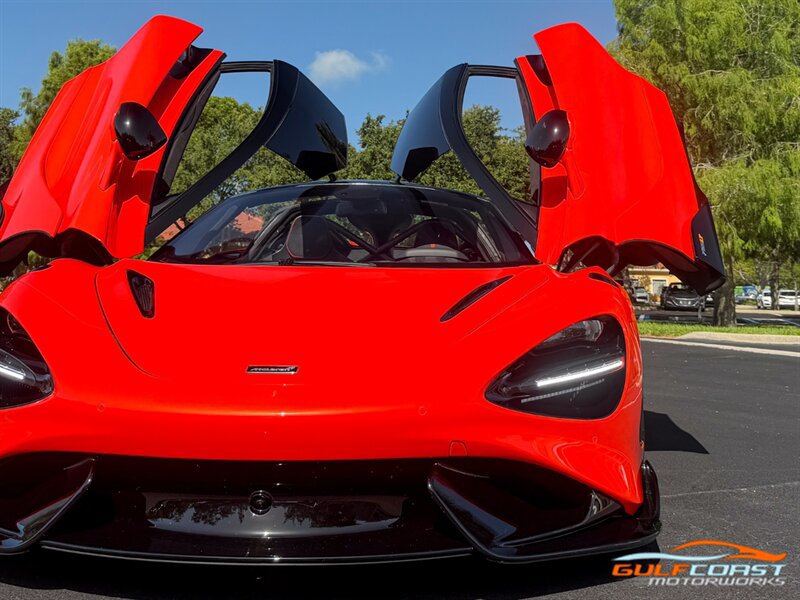 Used 2021 McLaren 765LT RWD image 3
