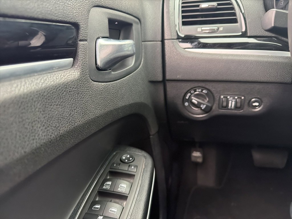 Used 2023 Chrysler 300 S image 21