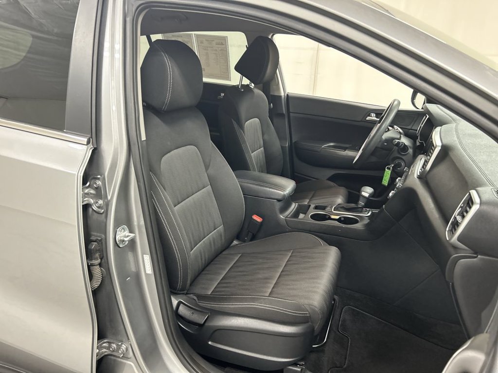 Used 2020 Kia Sportage LX AWD/4WD image 22
