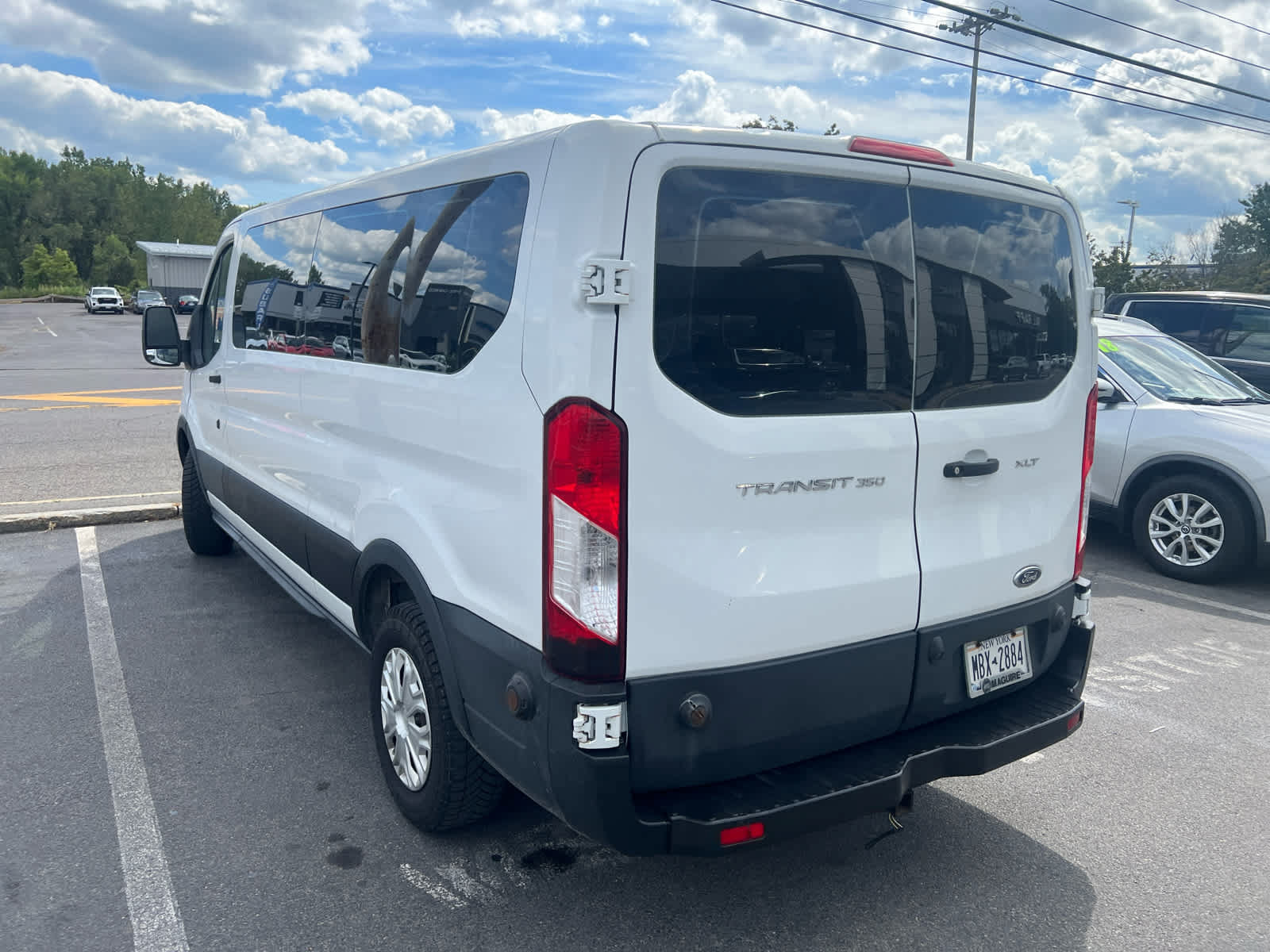 Used 2019 Ford Transit 350 XLT RWD image 2