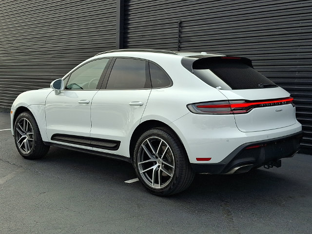 Certified 2026 Porsche Macan AWD/4WD image 3