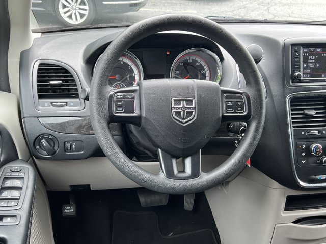 Used 2019 Dodge Grand Caravan SE w/ UConnect Hands-Free Group FWD image 22