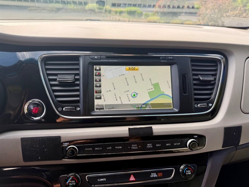 Used 2016 Kia Sedona SX Limited FWD image 13