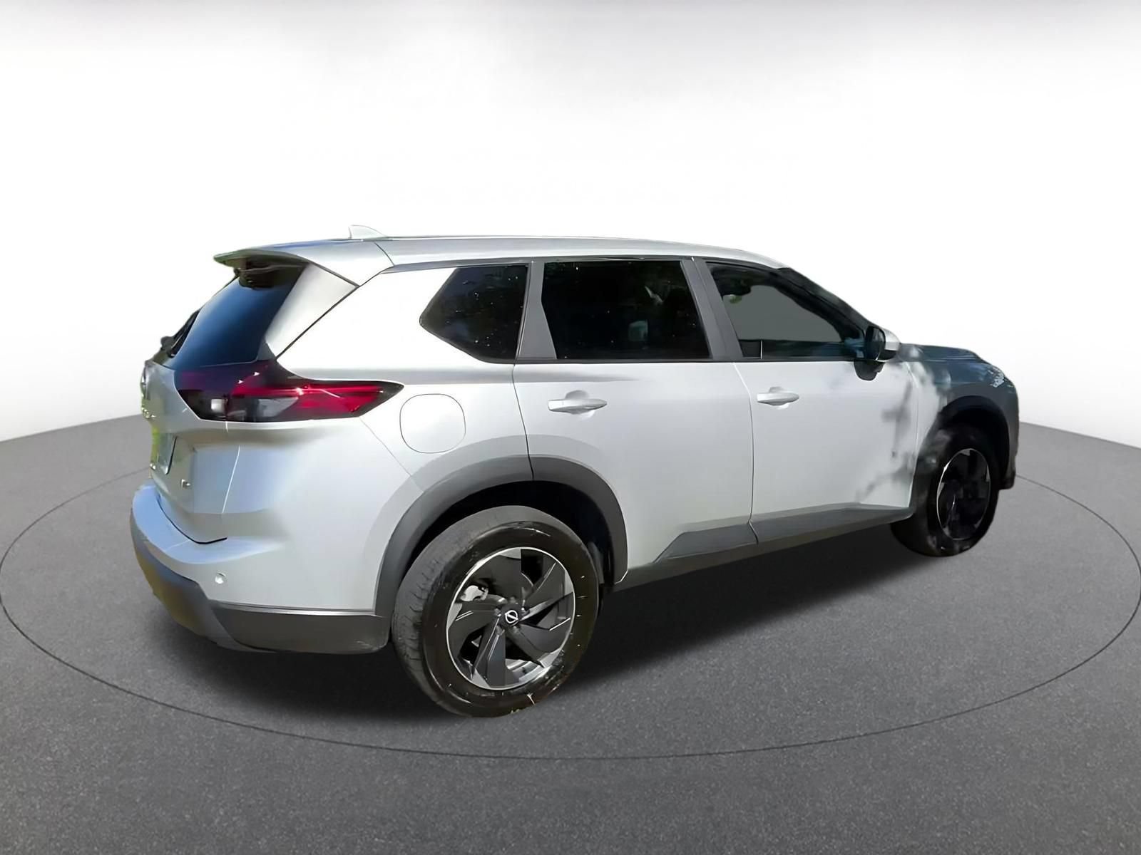 Used 2025 Nissan Rogue SV AWD/4WD image 13