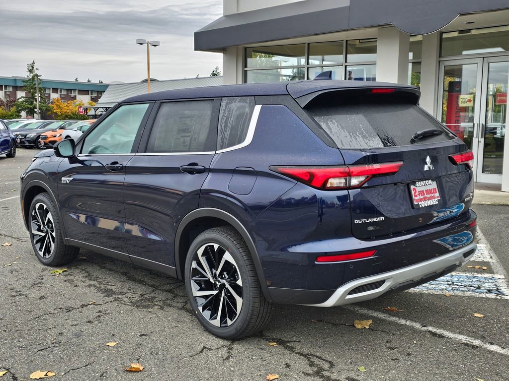 New 2025 Mitsubishi Outlander SE image 4