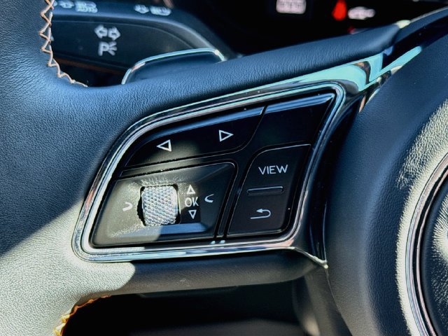 Used 2025 Bentley Bentayga AWD/4WD image 10
