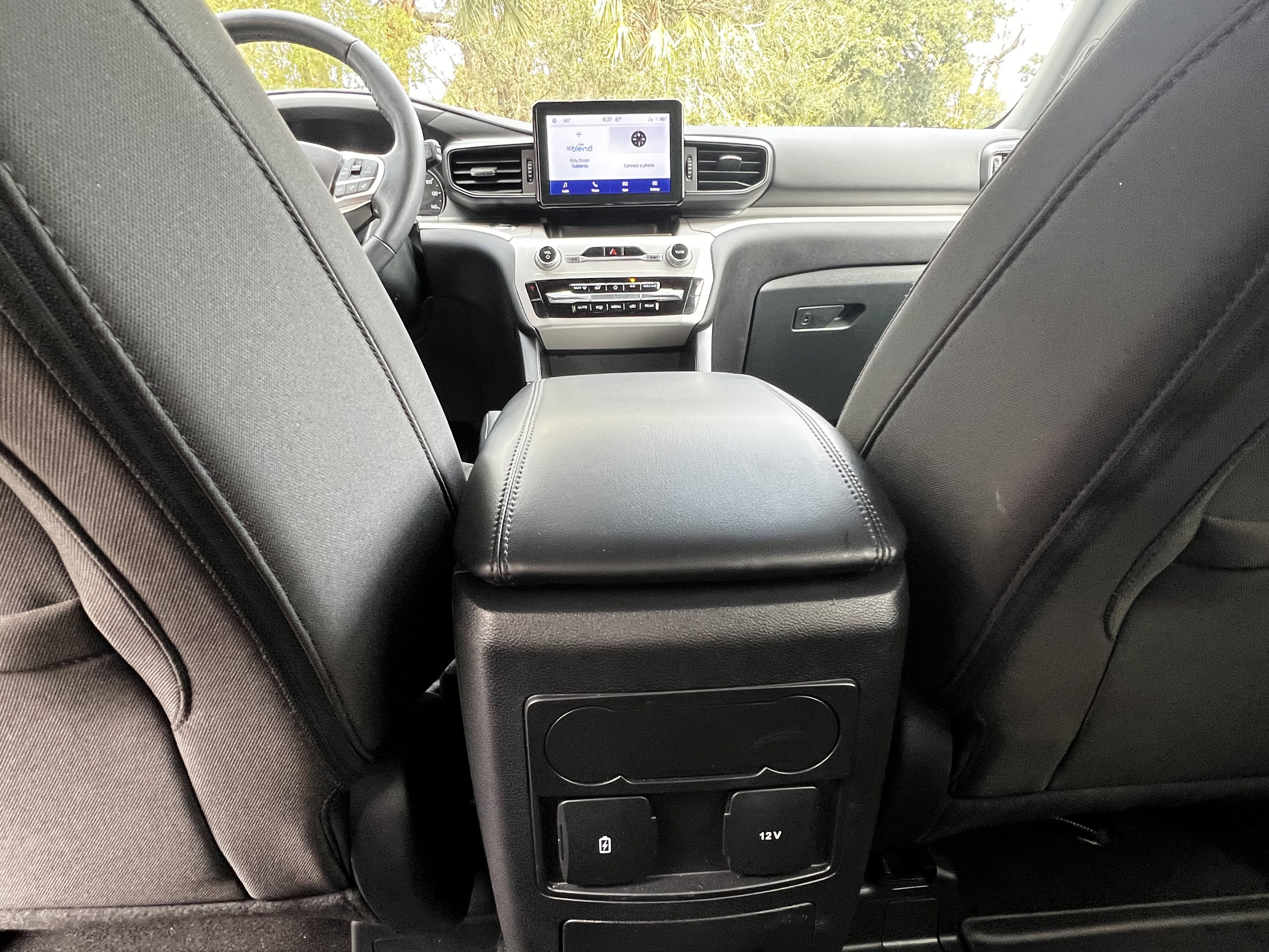 Used 2023 Ford Explorer XLT image 37