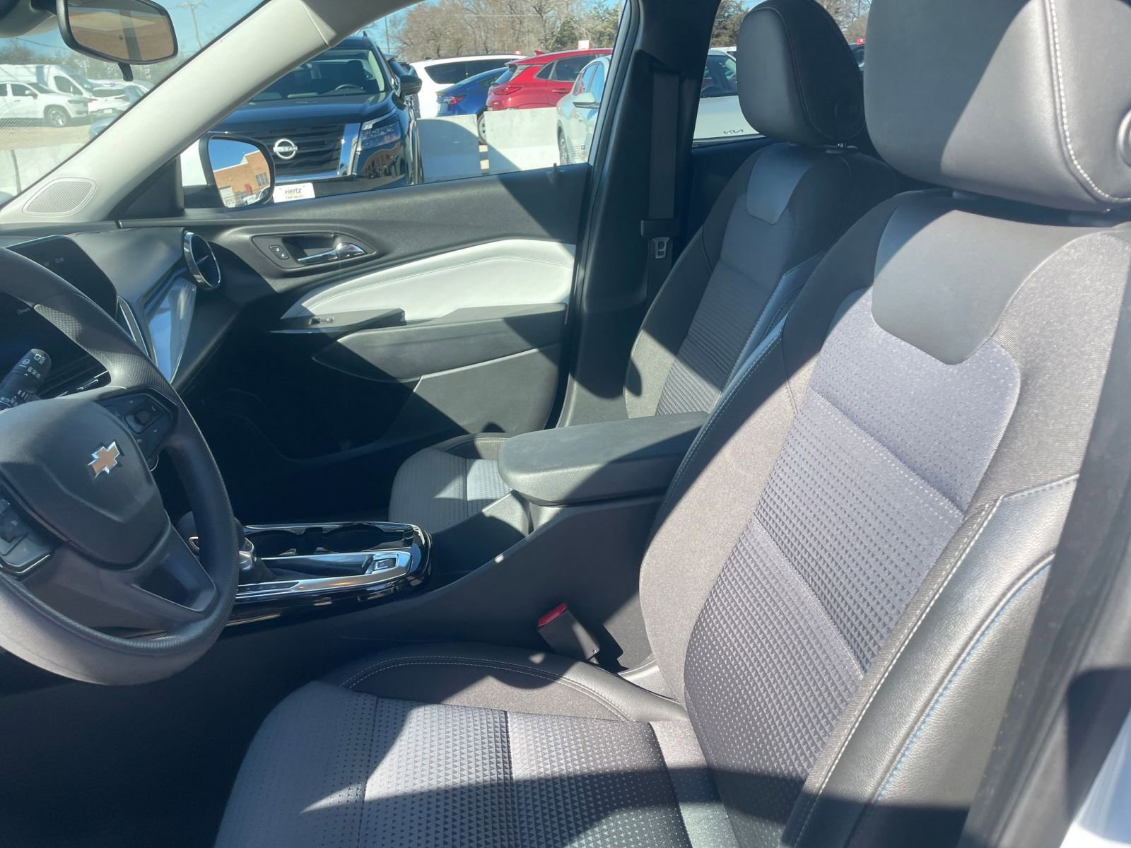 Used 2025 Chevrolet Trax LT image 24