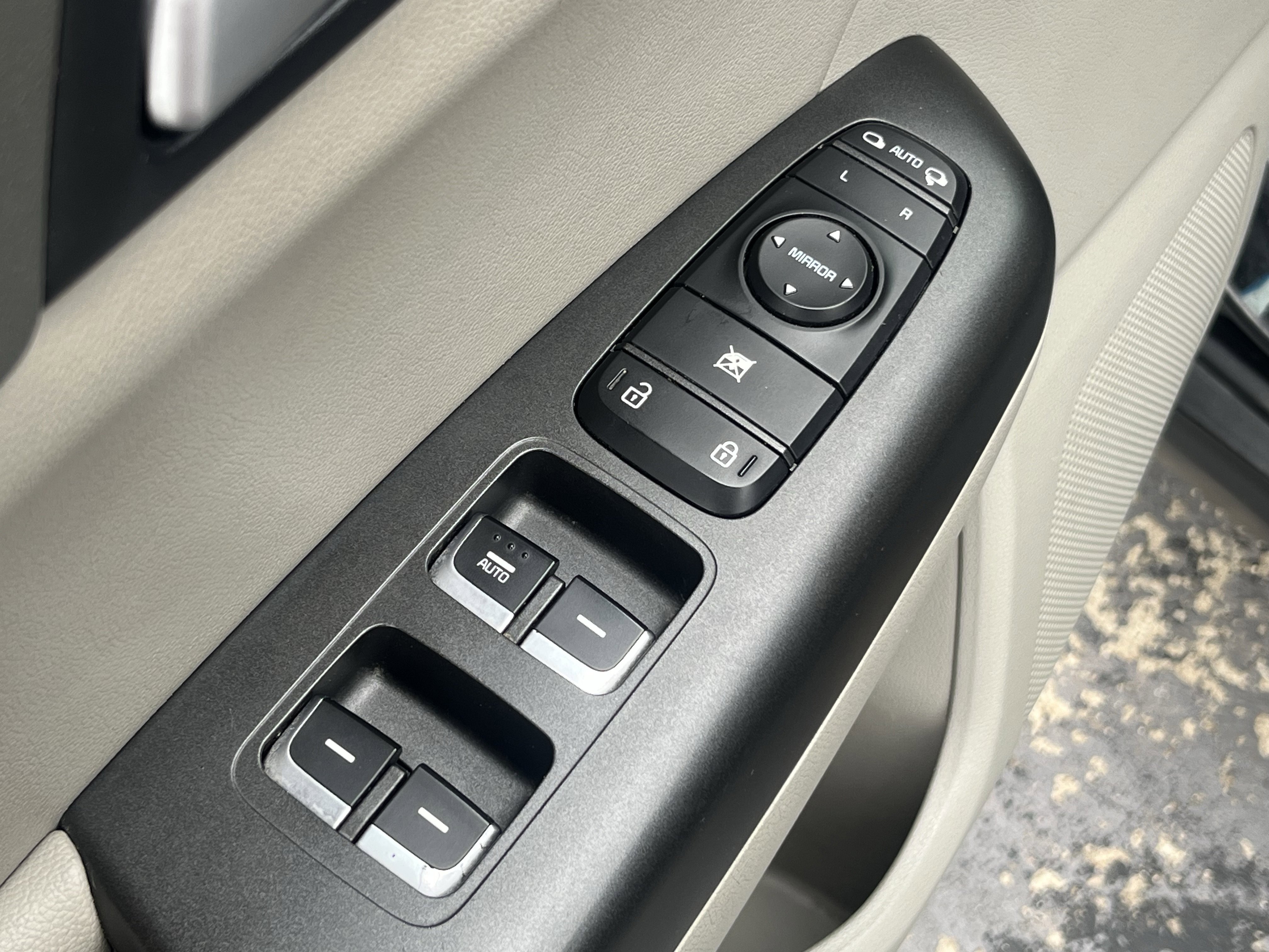 Used 2017 Kia Sportage EX w/ EX Premium Package FWD image 25