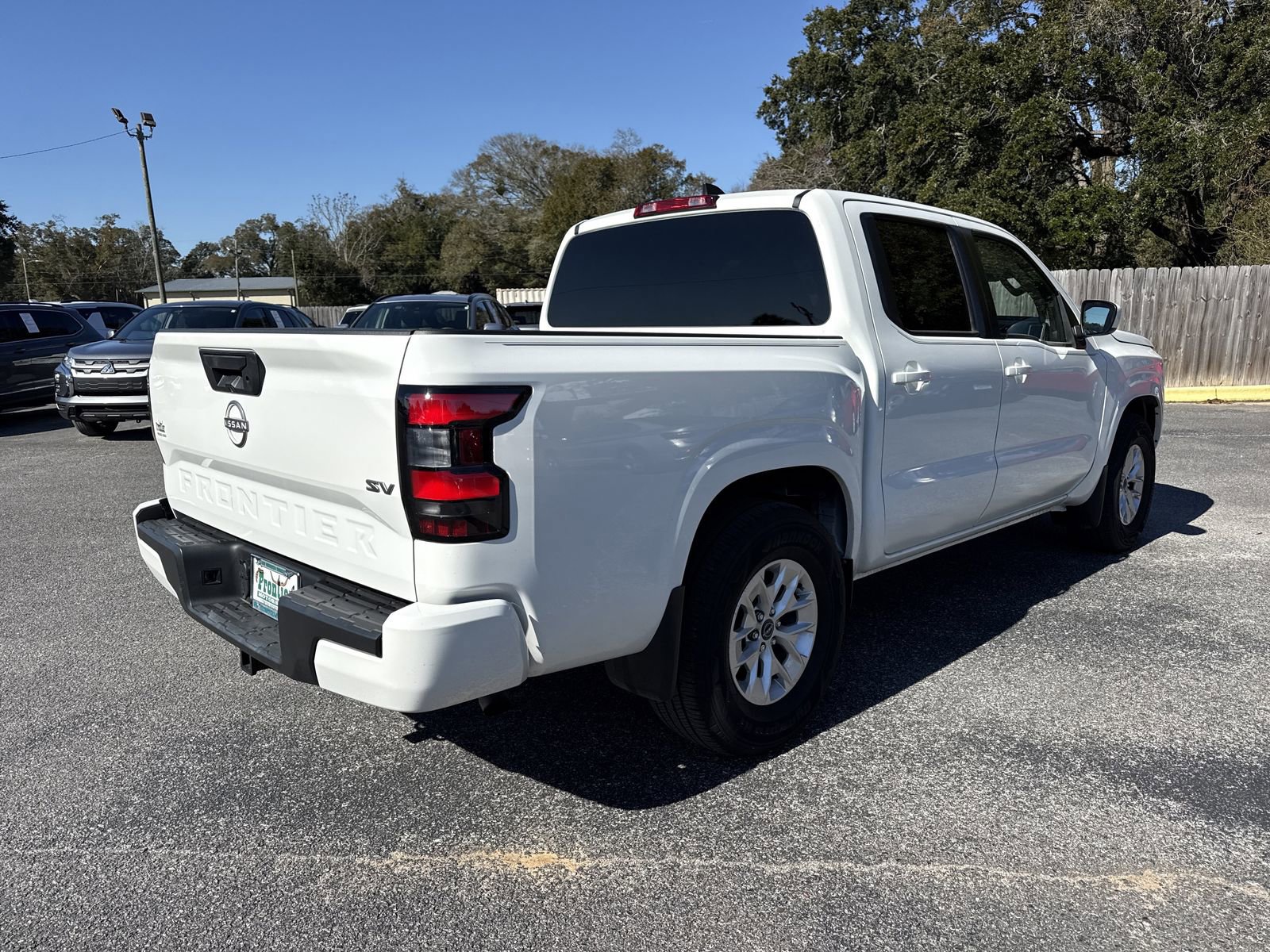 Used 2024 Nissan Frontier SV w/ Tow Package image 5