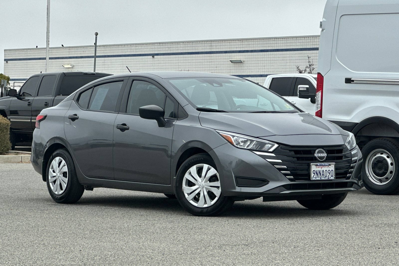 Used 2024 Nissan Versa S FWD image 2