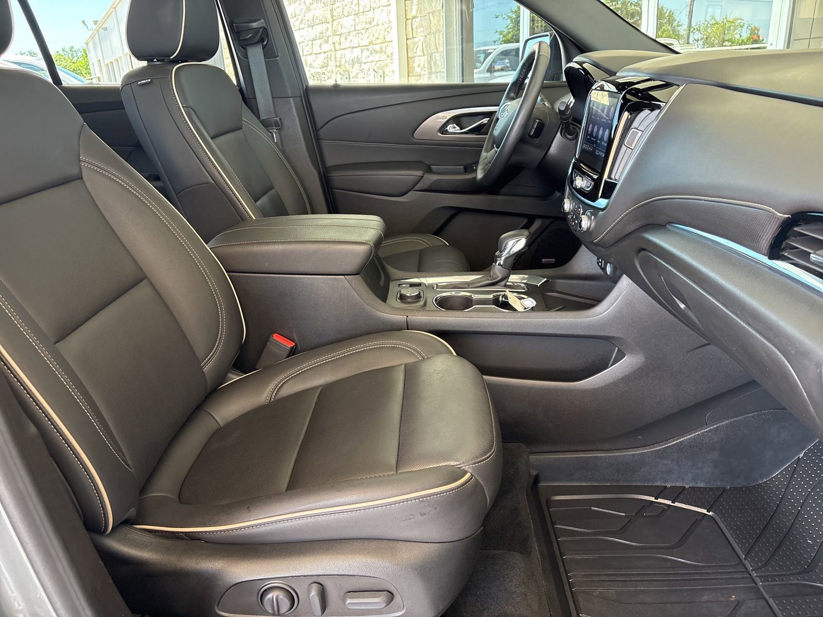 Used 2023 Chevrolet Traverse Premier w/ Redline Edition FWD image 25